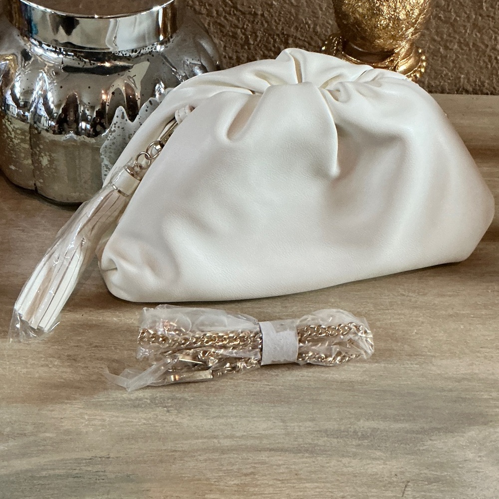 Understated Leather Bag. off white/ Gold Crossbody New in Packaging